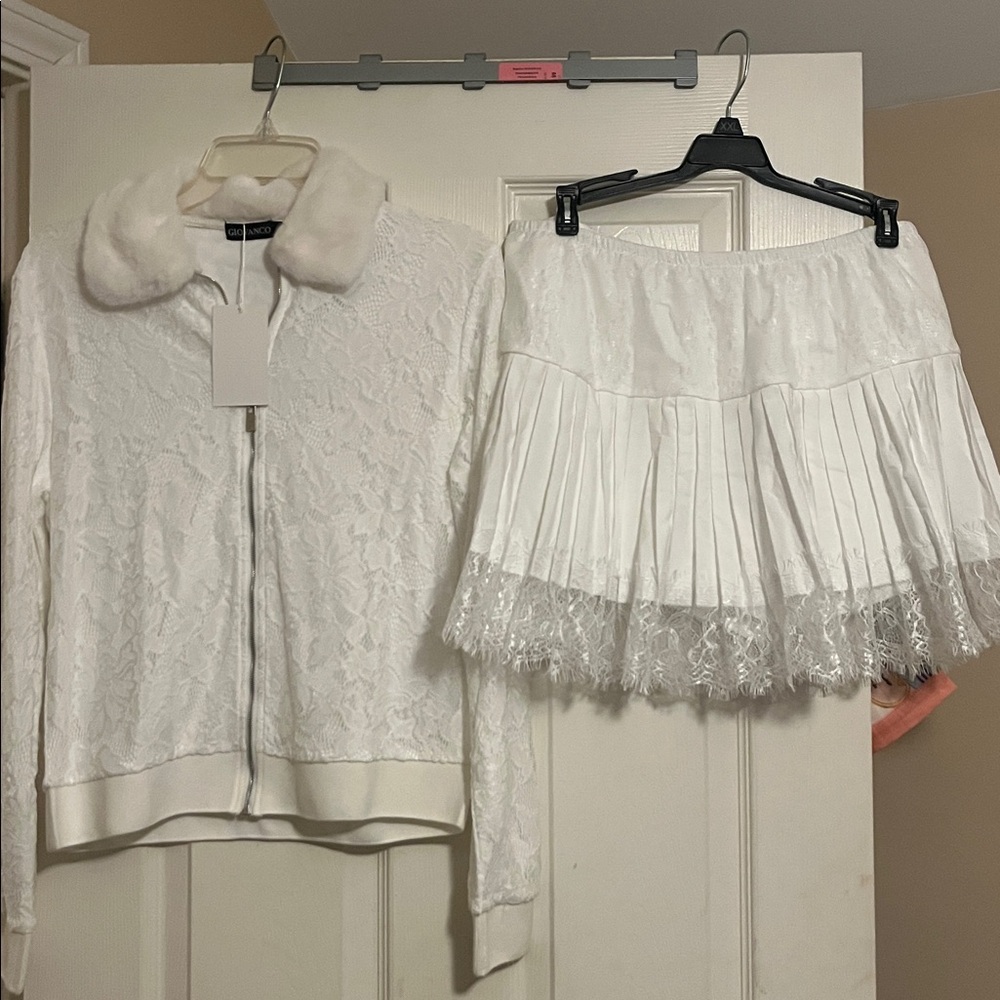 Chic White Lace Bomber Jacket with Faux Fur Collar w/ Skirt